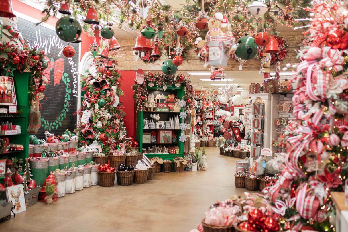 christmas decoration store Niche Utama Home  Biggest & Best Christmas Stores in the U.S