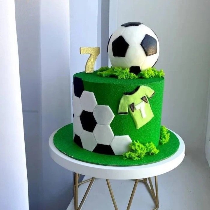 Fußball deko torte